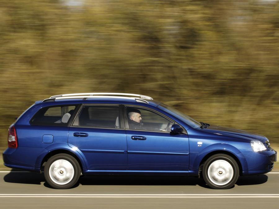  Chevrolet Lacetti Wagon SX 2004 года  (UK) (фото 8 из 10)